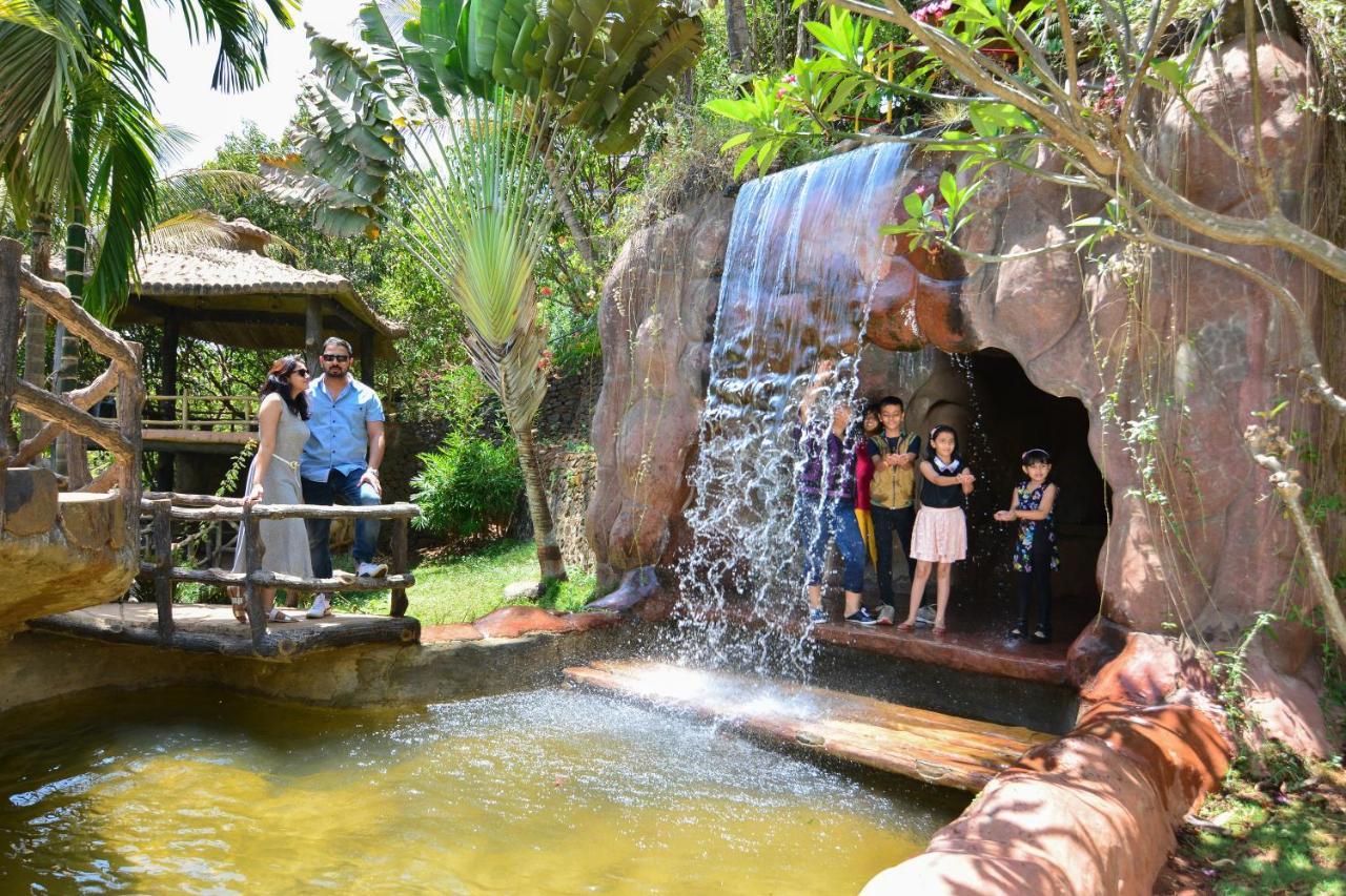 Surya Shibir Resort Pune Exteriör bild