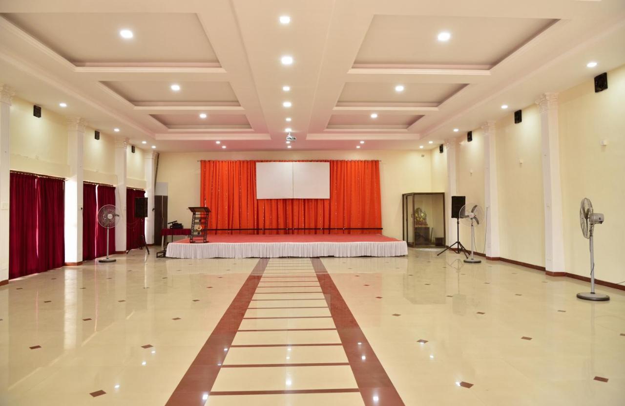 Surya Shibir Resort Pune Exteriör bild
