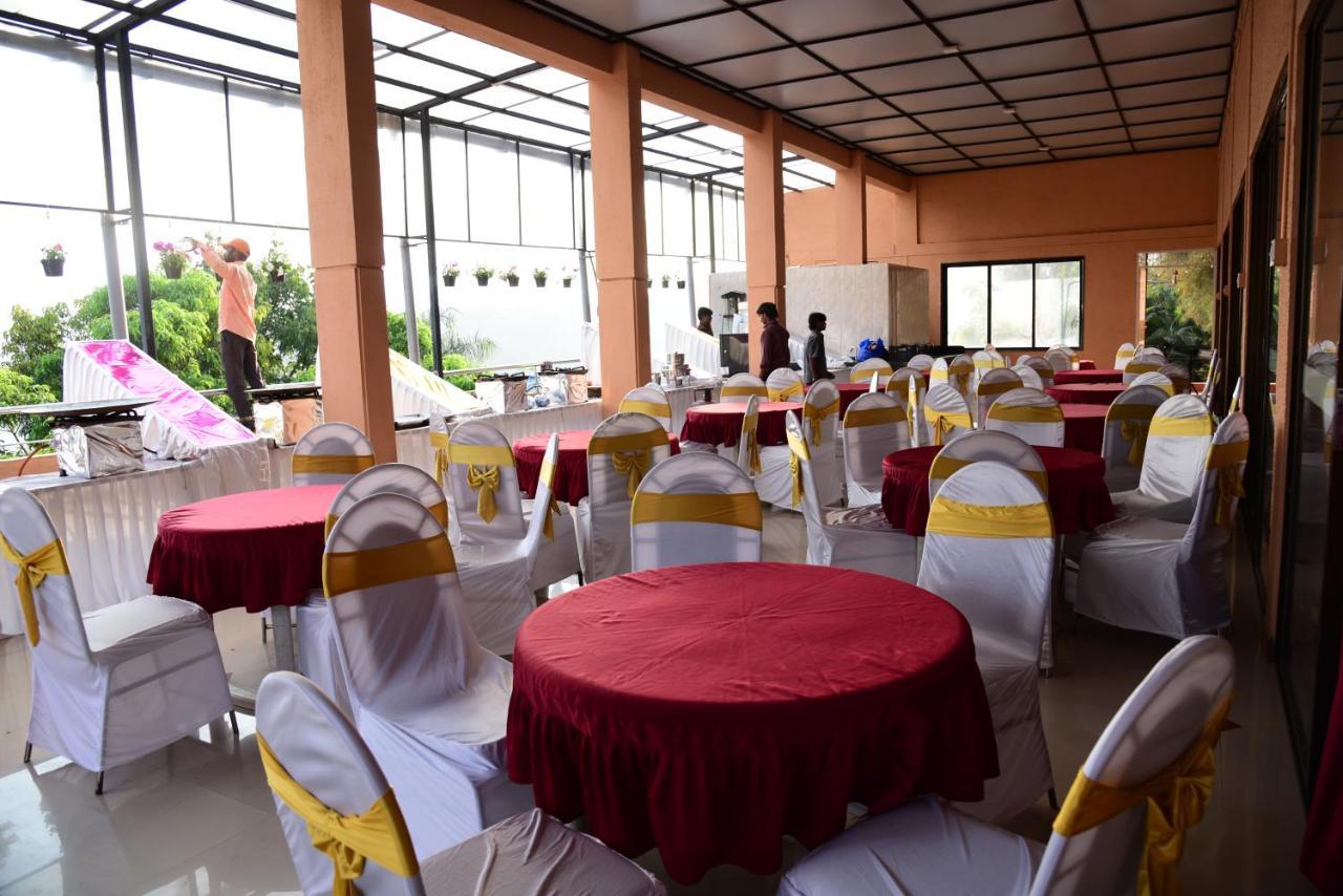 Surya Shibir Resort Pune Exteriör bild