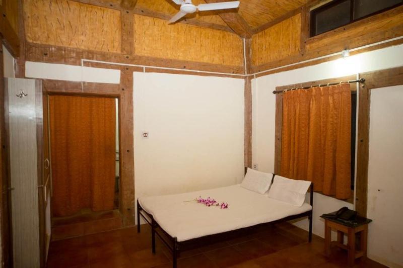 Surya Shibir Resort Pune Exteriör bild