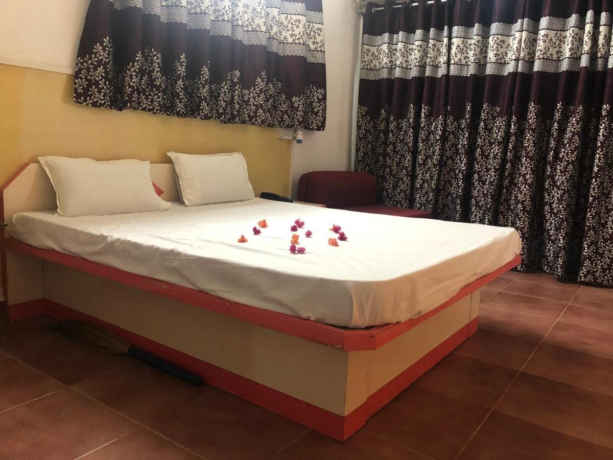 Surya Shibir Resort Pune Exteriör bild
