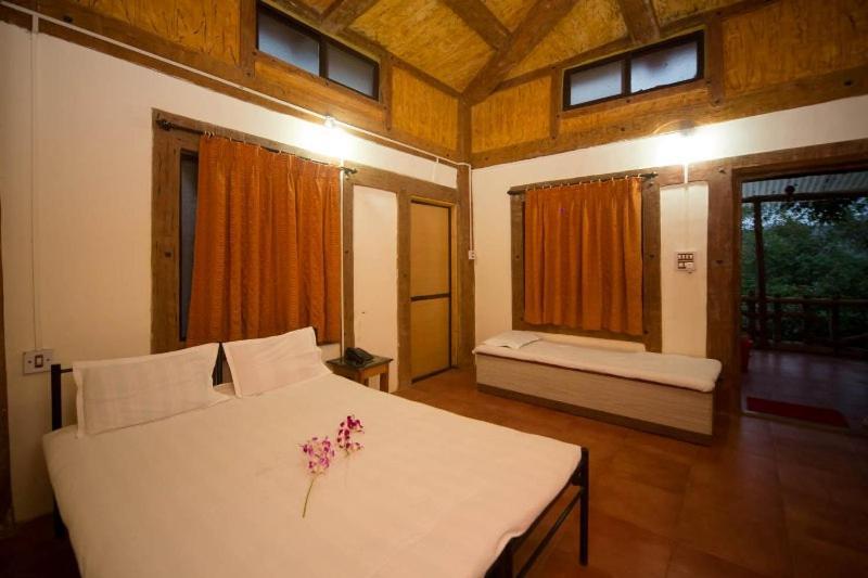Surya Shibir Resort Pune Exteriör bild
